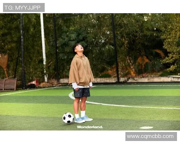 足球明星护脚高清图片展示让你领略运动之美与时尚风采